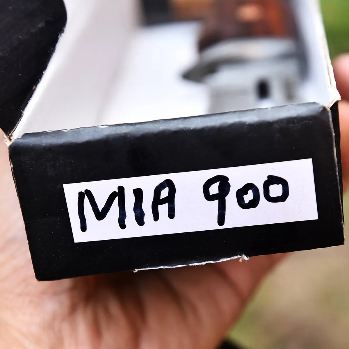 MIA-900 supporting view